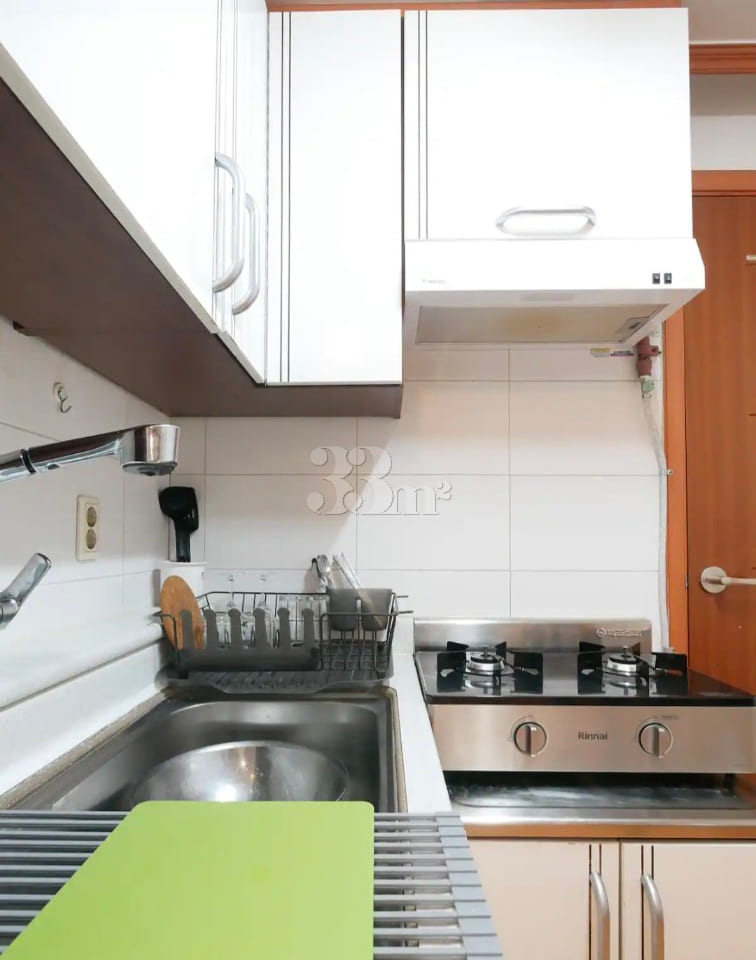 Studio with separate kitchen, 1 minute from S 16th image