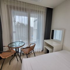 Yangyang Beach Hotel, Fully Furnished, Option Unit Image