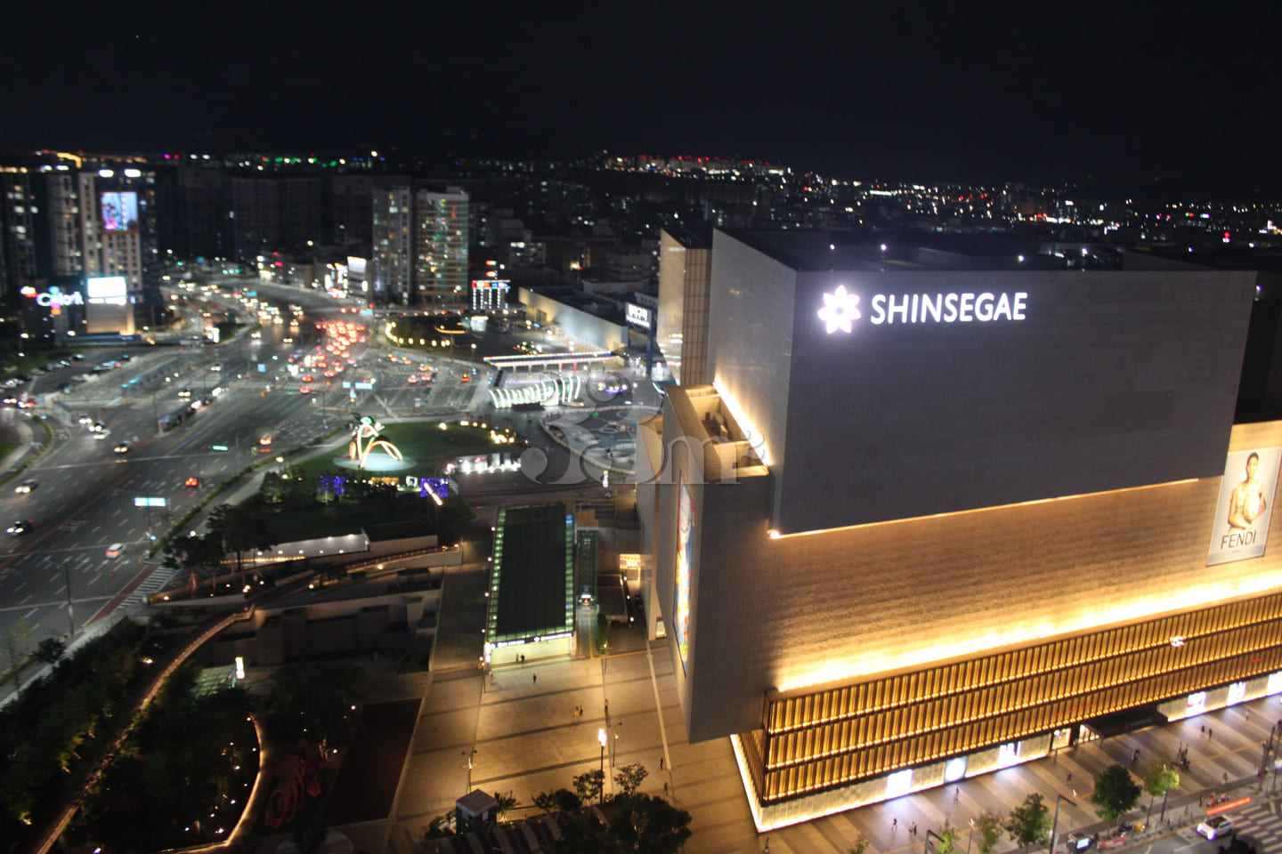 Newly built property in front of Shinsegae at 16th image