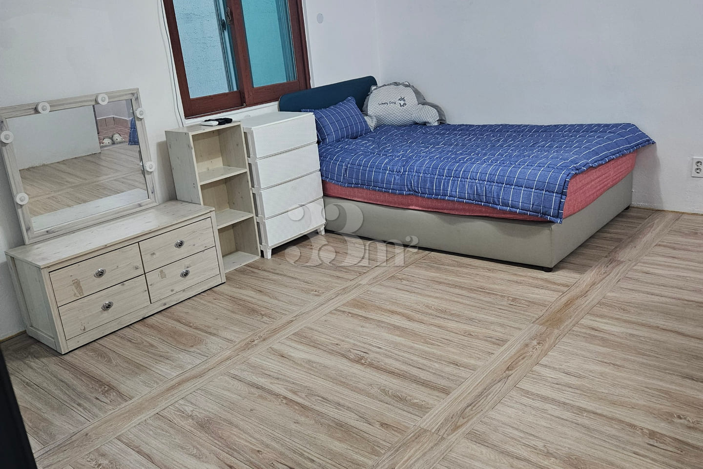 Plush, high-end bed 2th image