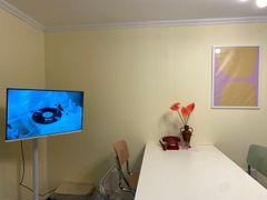 5 minutes from Sinchon Station / 1st floor, p 3th image