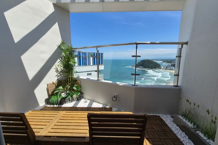 Jukdo Surfing – Duplex with Terrace 0th image