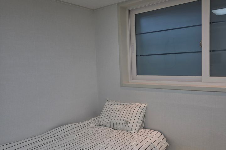 Newly Built Studio Apartment near Banghak Sta 2th image