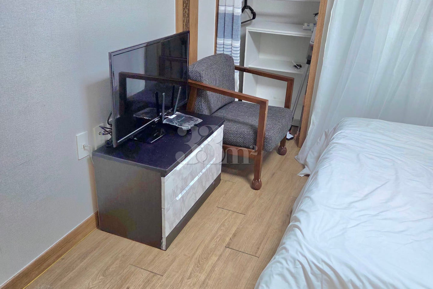 3-minute walk from the terminal, Room 202 3th image