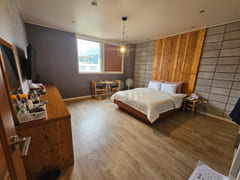 Premium for Extended Stays in Jangyu 0th image