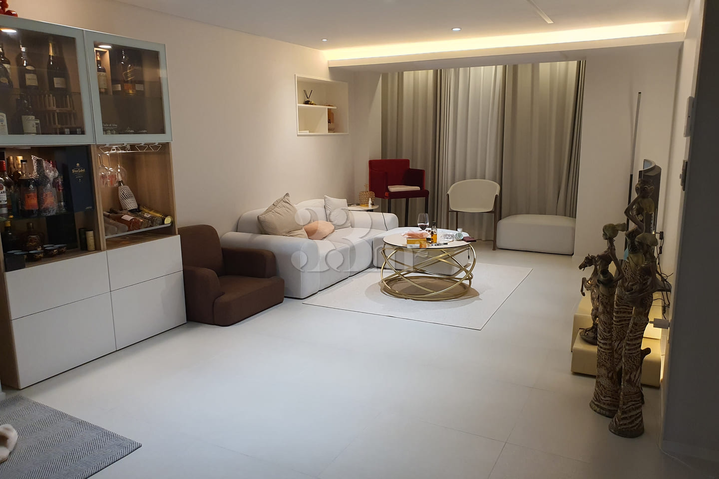 Top-of-the-line remodeled 3-room apartment in 7th image