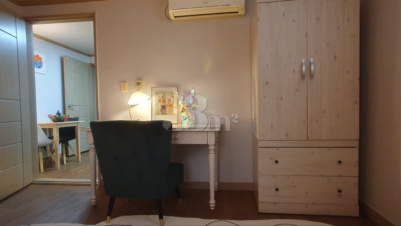 JJ Room 15th image