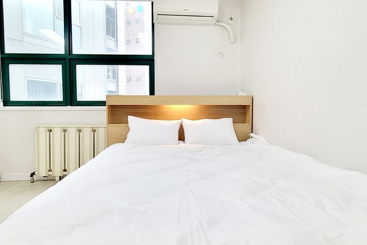 🤵 Fully-furnished unit near Sinchon Station  2th image