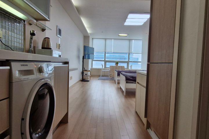 🎯 Fully furnished and remodeled apartment in 6th image