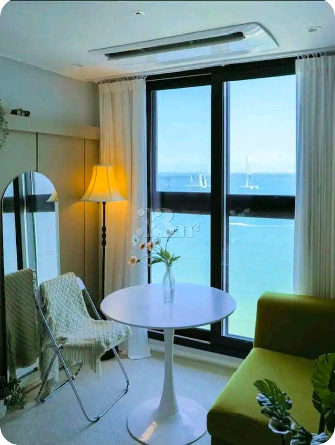 1HEESROOM 6th image