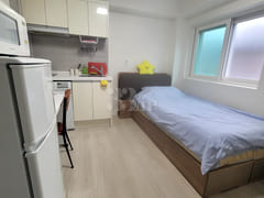 New studio apartment within walking distance 1th image