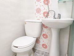 Compact studio with private bathroom 2th image