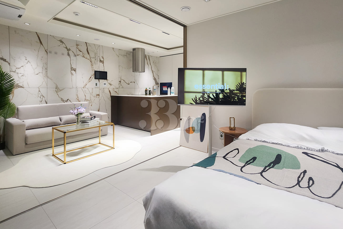 Seocho High-End Three-Room A 3th image
