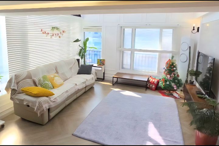 Spacious and cozy new house near Yangsan Stat 5th image