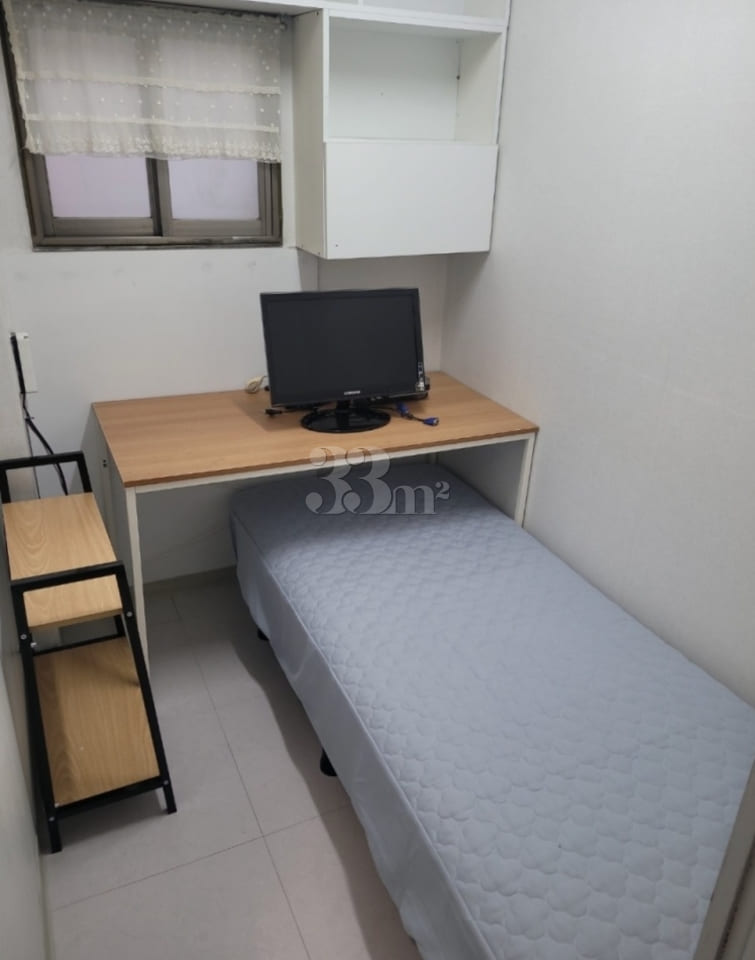 Room 7, Blue 3th image