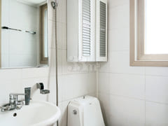 Spacious 2-room unit near Suwon Mangpo Statio 12th image