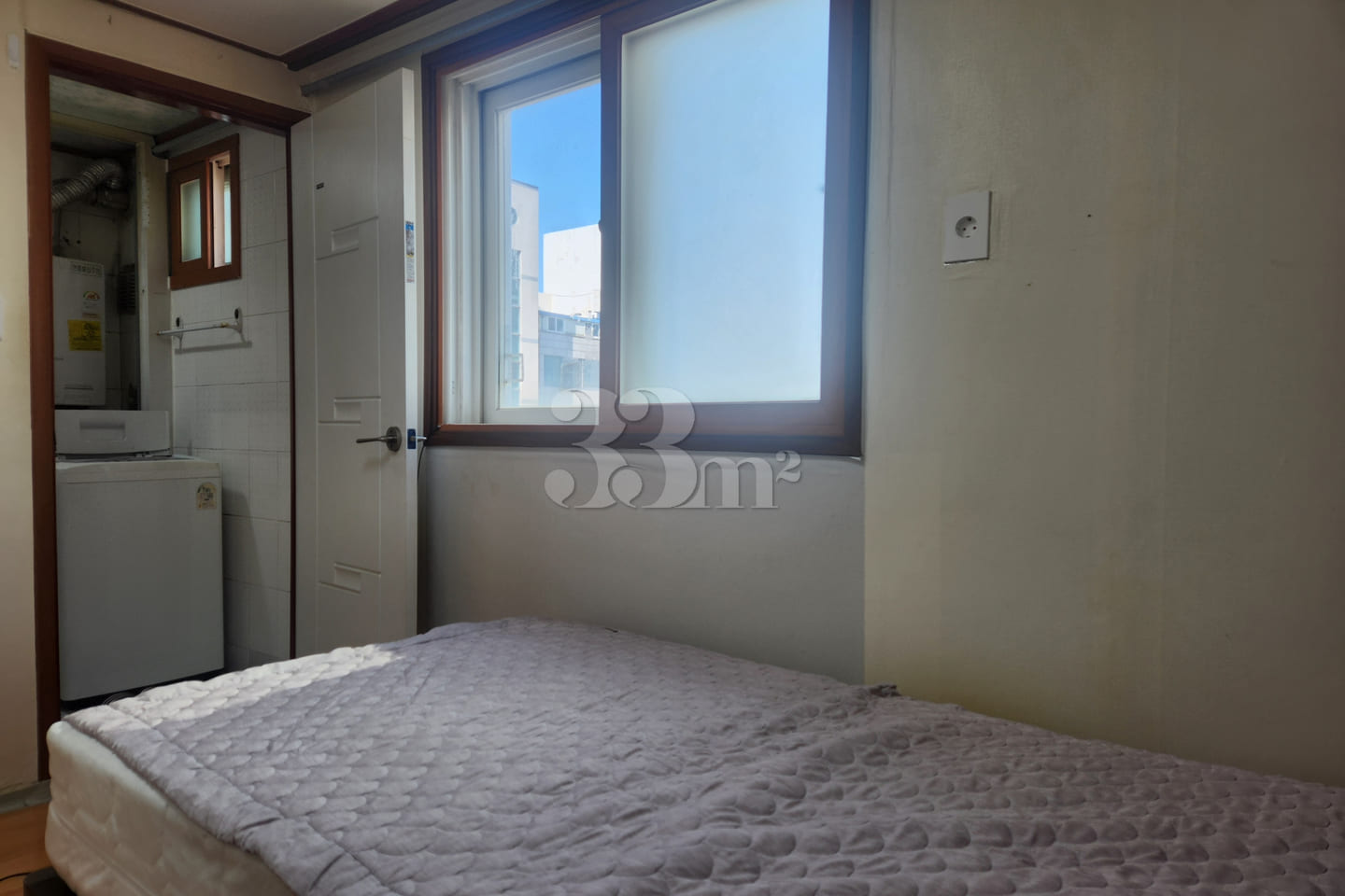 Studio apartment with a commute to Gangnam 3th image