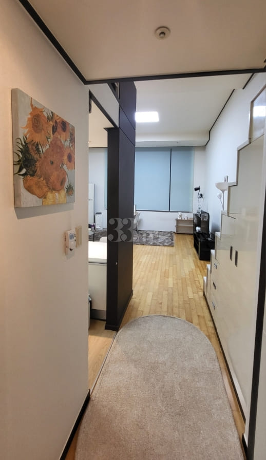 Stylish Loft-Style Home near Seohyeon Station 3th image