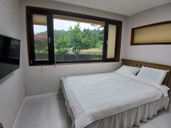 Three-bedroom detached house with a fireplace 2th image