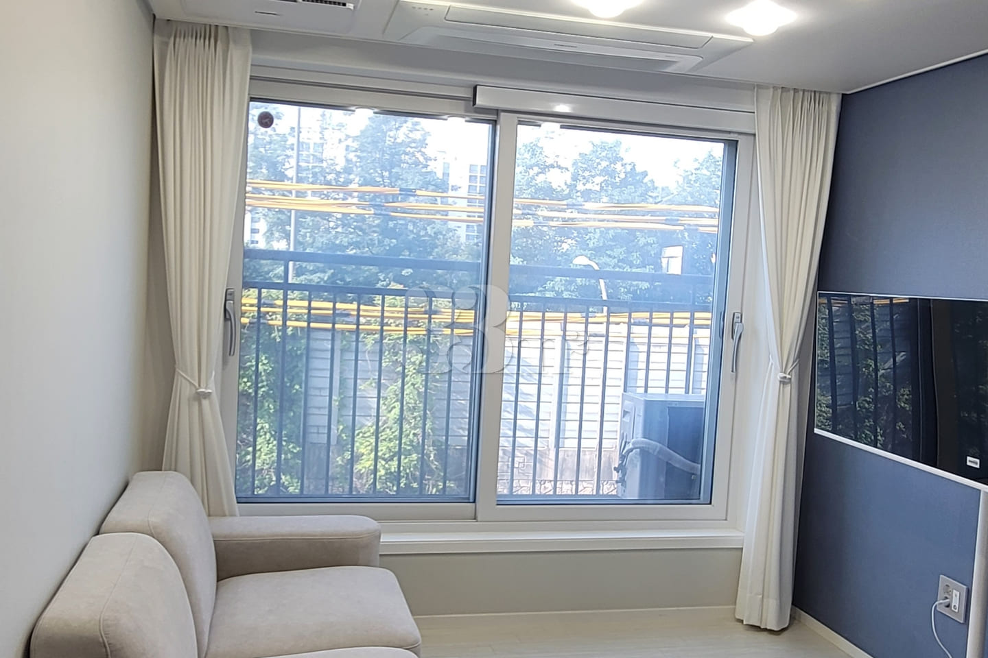 Newly built two-room apartment near Sindorim  0th image