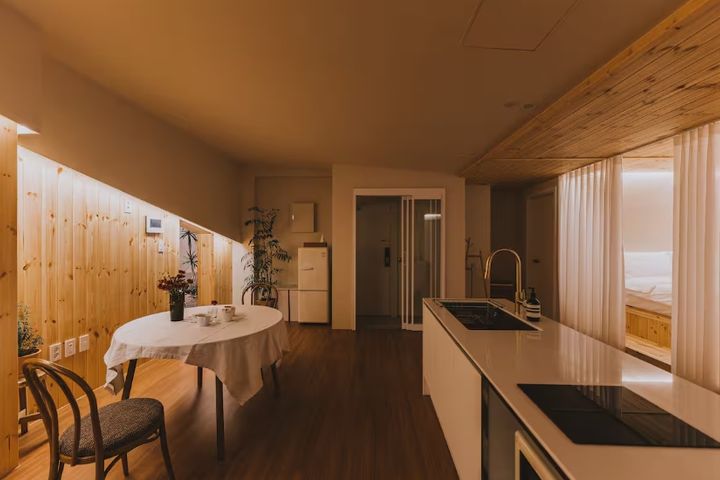 Fully furnished home with a Jacuzzi 9th image