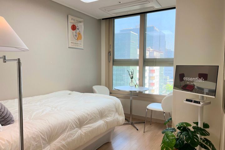 5 mins from Gadi Station ❤️ Fully furnished ( 0th image