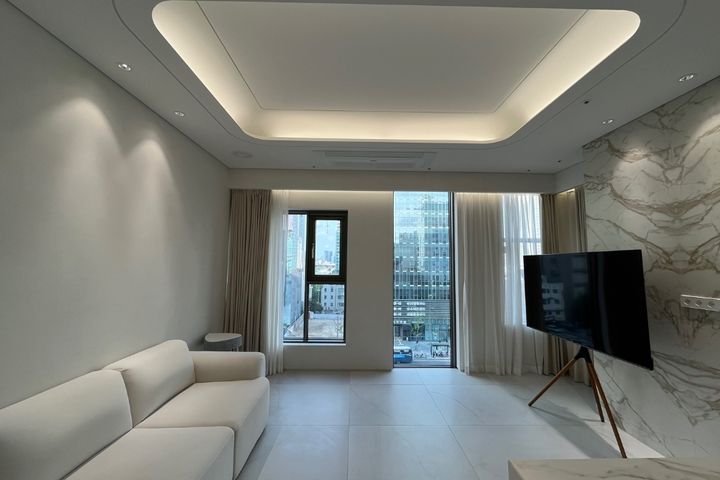 Cheongdam New Two-Room Apartment with Full Op 4th image