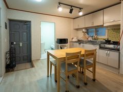 Three-room apartment at the lowest price 1th image