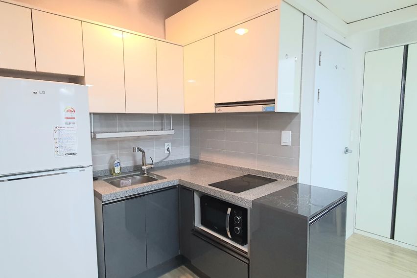 C House in front of Myongji University 6th image