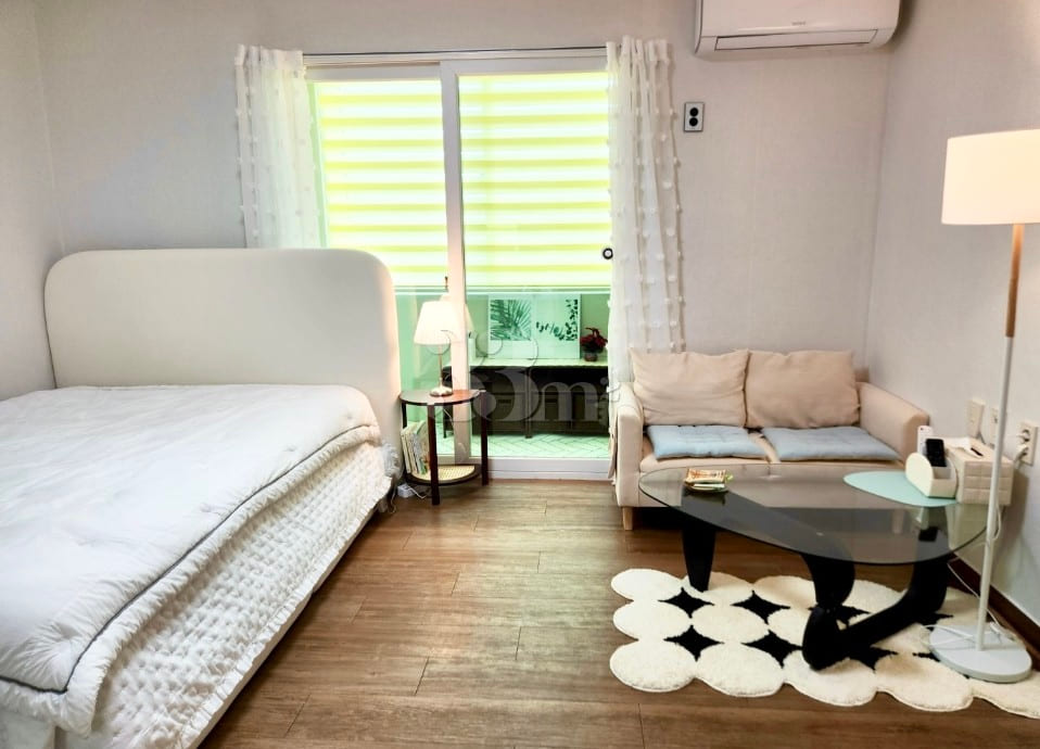 A fully-furnished room that feels like home ? 0th image