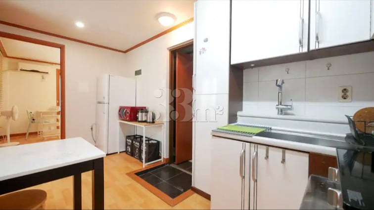 Studio with separate kitchen, 1 minute from S 14th image