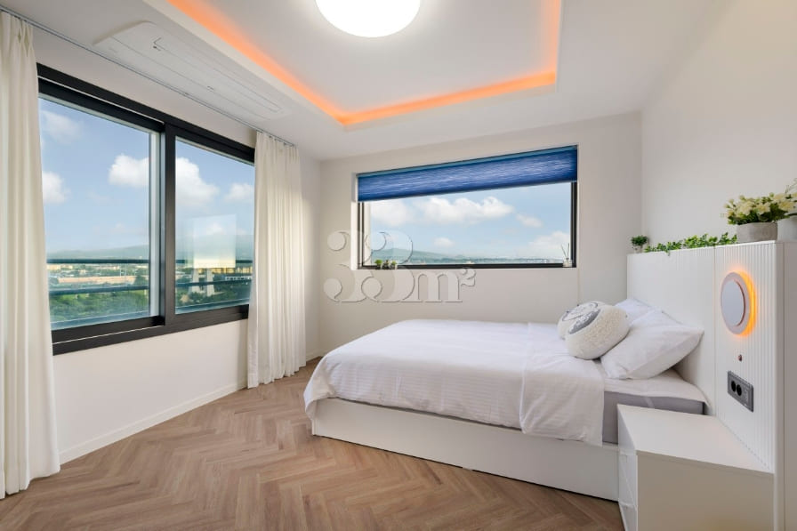 Fantastic Ocean View Luxury Home 5th image