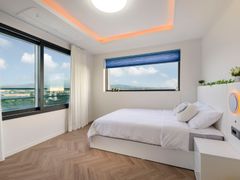 Fantastic Ocean View Luxury Home 5th image