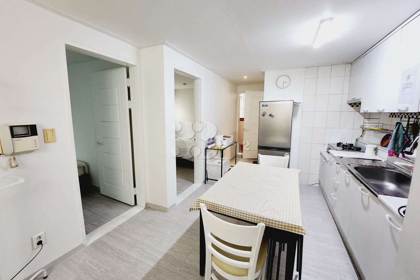 #9 Sinchon Hongdae 2-room 4-bed 2th image