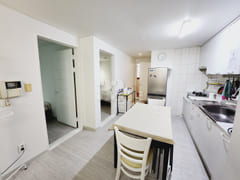 #9 Sinchon Hongdae 2-room 4-bed 2th image