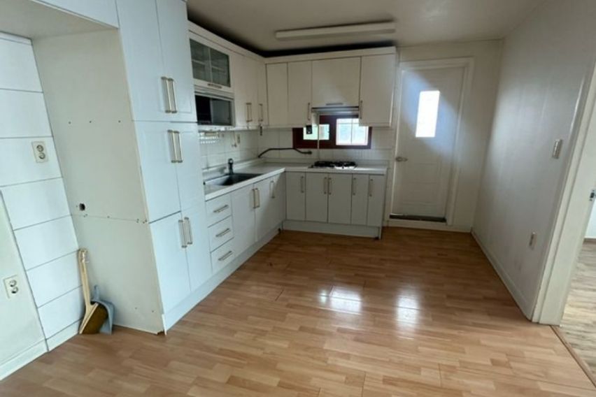 넓은 거실 쓰리룸신축급 9번째 이미지