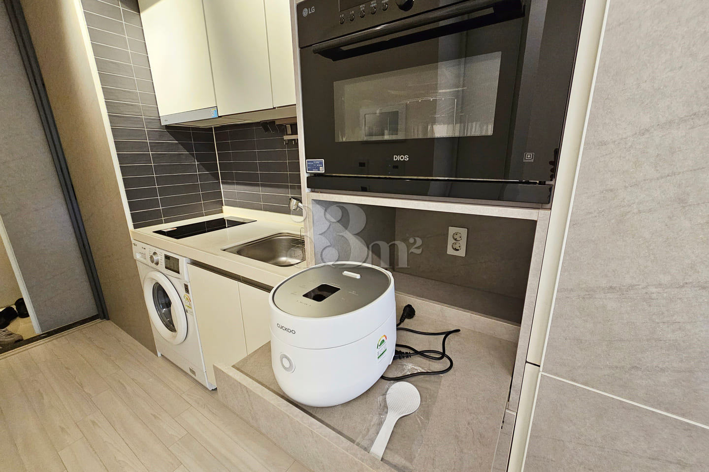 Fully furnished studio apartment in the Gangn 7th image