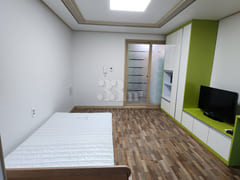 Studio apartment with a separate kitchen near 9th image