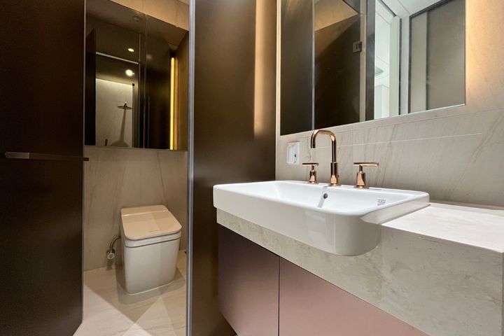 Cheongdam New Two-Room Apartment with Full Op 15th image