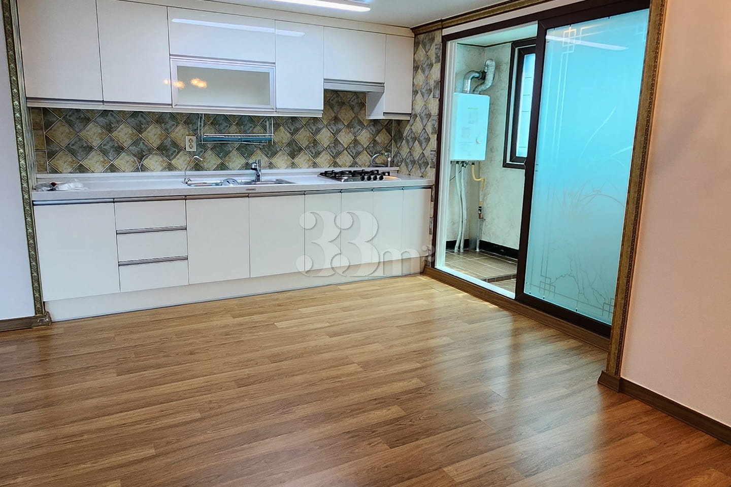 Spacious 3-bedroom, 2-bathroom unit near Yong 3th image