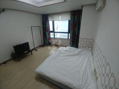 80 meters to Guui Station. 2th image