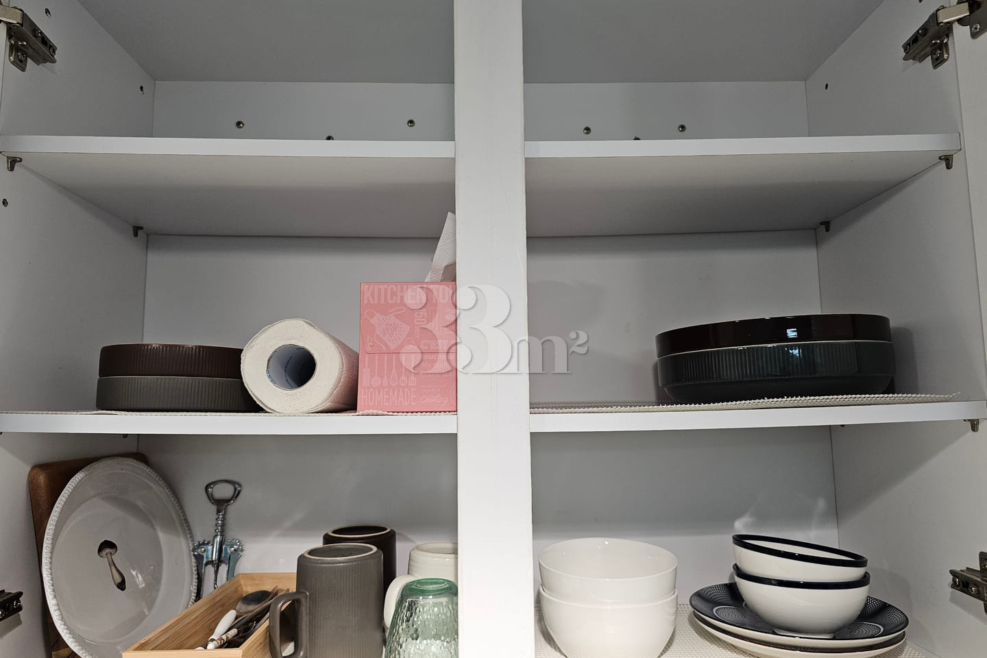 Stylish studio apartment on Dosan-daero 14th image