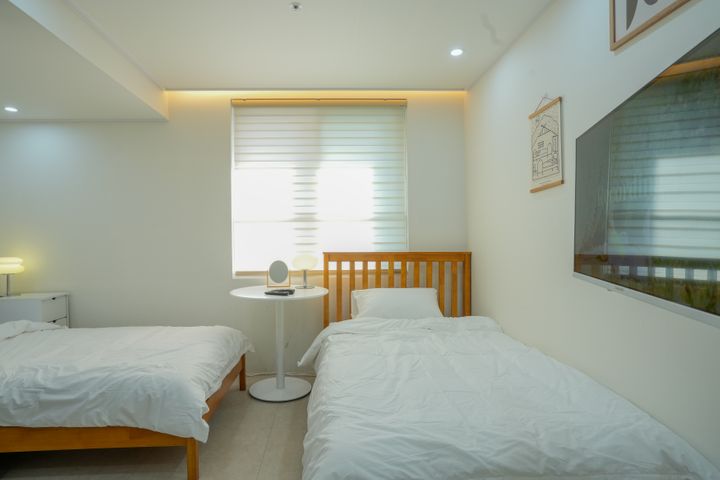 Twin Room in Myeongdong Station Area, Seoul 2th image