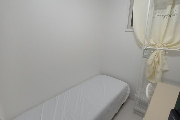 Sillim White-Toned Aesthetic Room 3th image