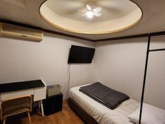 Single bed 1th image