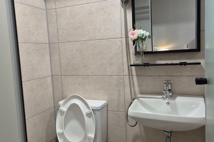 Jongno Fully Furnished Hotel-Class Residence 4th image