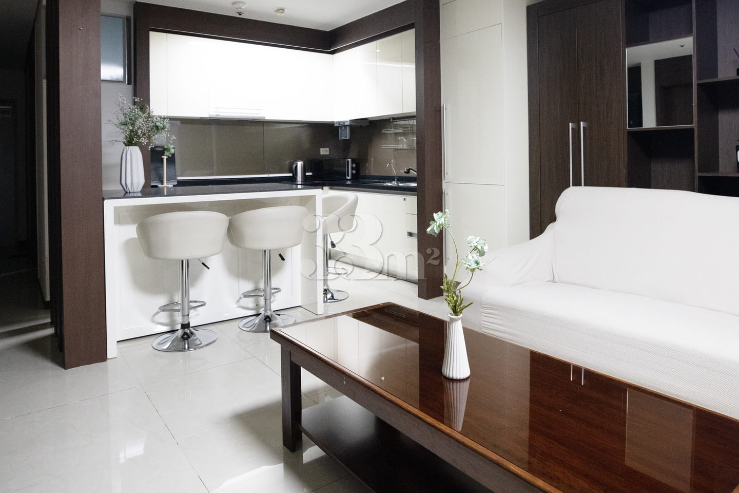 Luxurious three-bedroom, fully furnished 8th image
