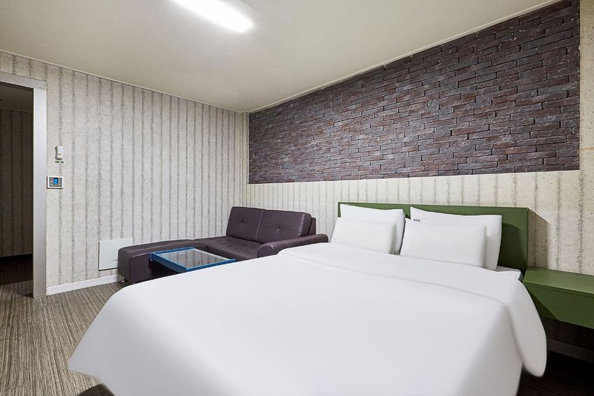 수원시청역 가성비 숙소