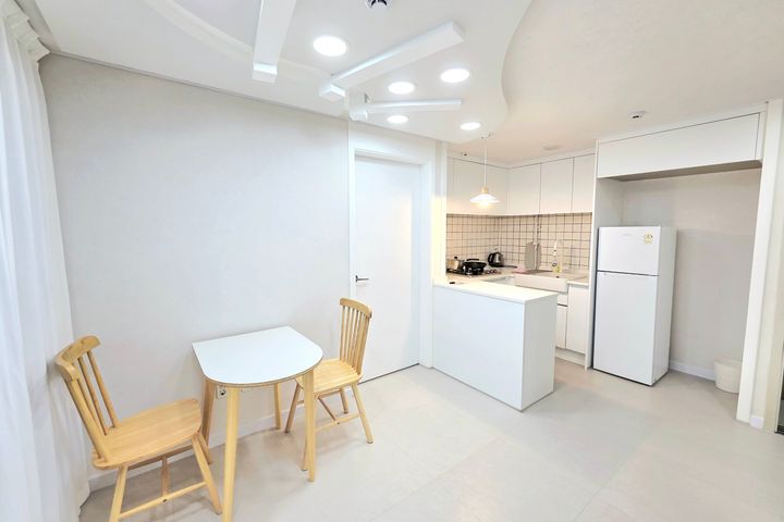 Doksan-dong Two-Room White House 1th image
