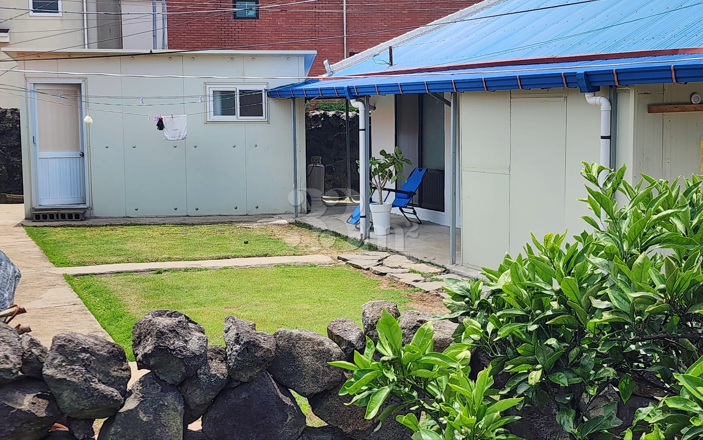 Single room for women only in Jeju City 1th image